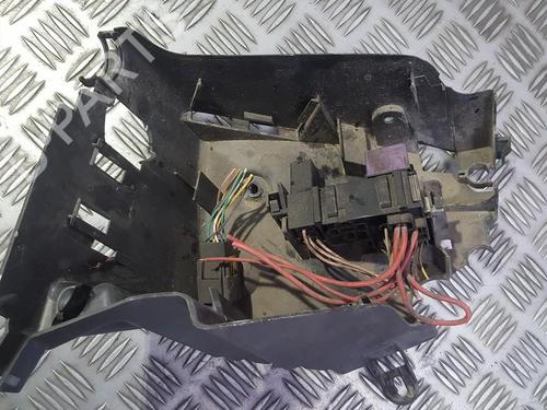 Used Fuse box Fuse box RENAULT CLIO II (BB_, CB_) 1.9 D (B/CB0E, BB0J) (64 hp) 33495781 33495781