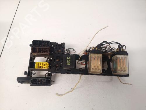 Used Fuse box Fuse box AUDI 80 B3 Saloon (893, 894, 8A2) 1.8 (75 hp) 32893047 32893047