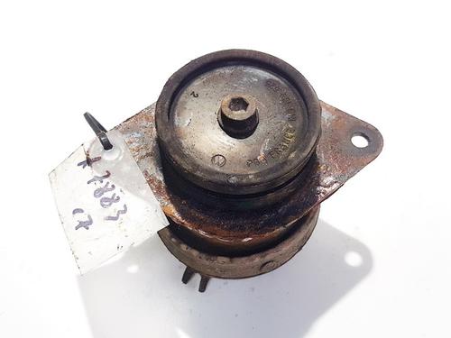 Used Engine mount Engine mount VW PASSAT B3/B4 Variant (3A5, 35I) 1.9 TDI (90 hp) 32900934 32900934