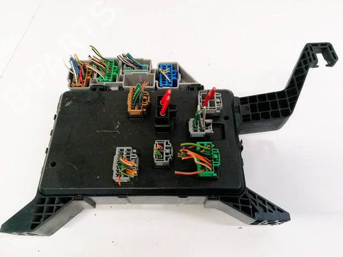 Used Fuse box Fuse box FORD MONDEO III (B5Y) 2.0 16V TDDi / TDCi (115 hp) 32923281 32923281