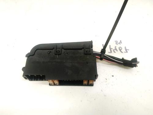 fuse-box-audi-a4-b8-8k2-2007-2008-2009-2010-2011-2012-2013-2014-2015-2016-2017-32906438 main image