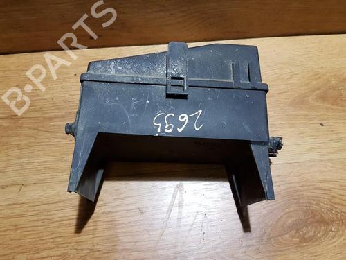 Used Fuse box Fuse box 33481829 33481829