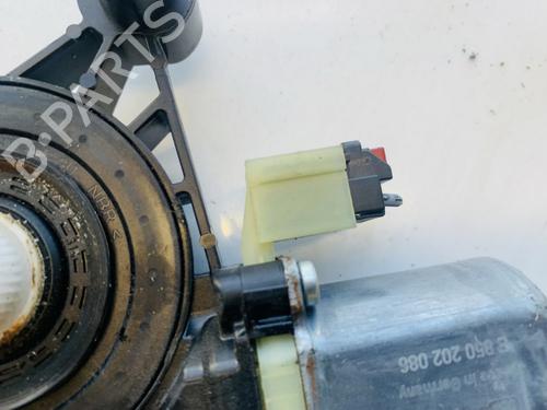 Right front window motor BMW 5 (E39) 520 i | BP35535645E20 - Image 2
