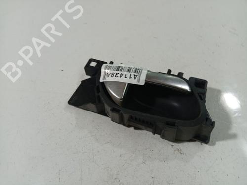 Used Front right interior door handle Front right interior door handle 39545669 39545669