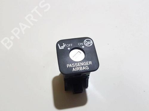 switch-lexus-is-ii-_e2_-2005-2006-2007-2008-2009-2010-2011-2012-2013-33100509 main image