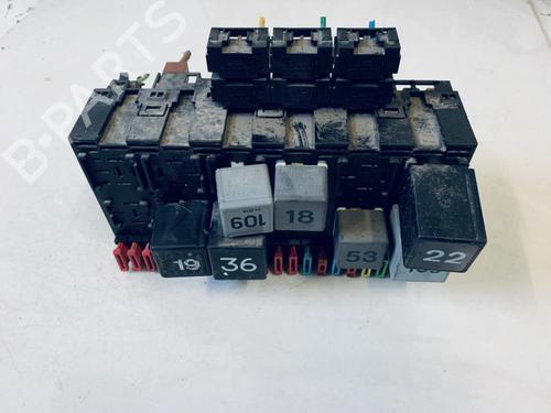 Used Fuse box Fuse box VW PASSAT B3/B4 Variant (3A5, 35I) 1.9 TDI (90 hp) 33082223 33082223