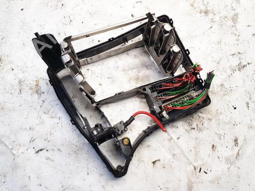 Used Fuse box Fuse box BMW 7 (E38) 730 i, iL (218 hp) 33088982 33088982