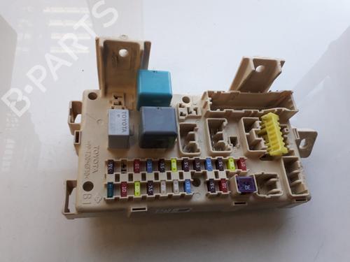 Used Fuse box Fuse box TOYOTA COROLLA Verso (ZER_, ZZE12_, R1_) 1.6 (ZNR10_, ZNR10R) (110 hp) 33512108 33512108