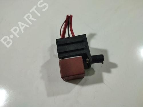 Used Fuse box Fuse box 32550667 32550667