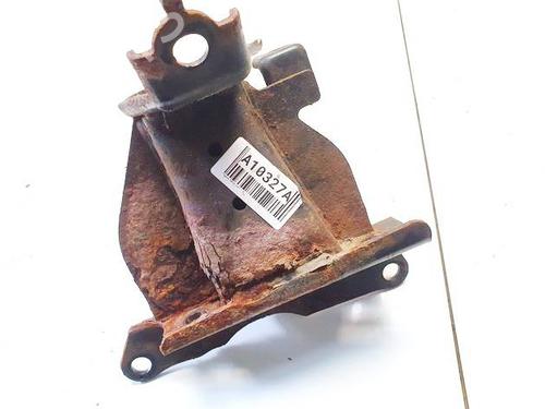 Used Engine mount Engine mount TOYOTA YARIS (_P9_) 1.4 D-4D (NLP90_, NLP90R) (90 hp) 32558747 32558747
