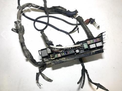 Used Fuse box Fuse box TOYOTA AVENSIS (_T25_) 2.2 D-CAT (ADT251_, ADT251R) (177 hp) 33510199 33510199