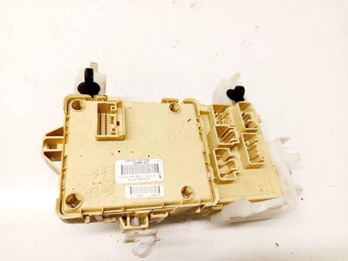 Used Fuse box Fuse box 32537493 32537493