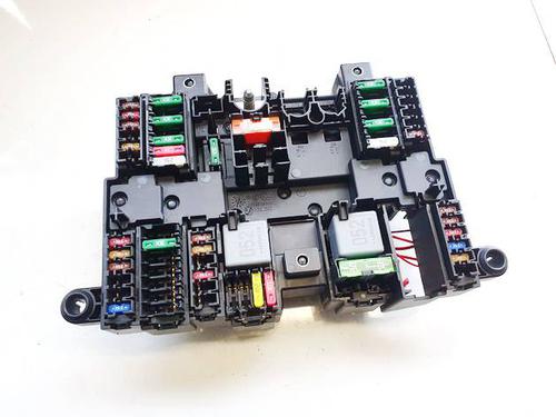 Used Fuse box Fuse box 39498065 39498065