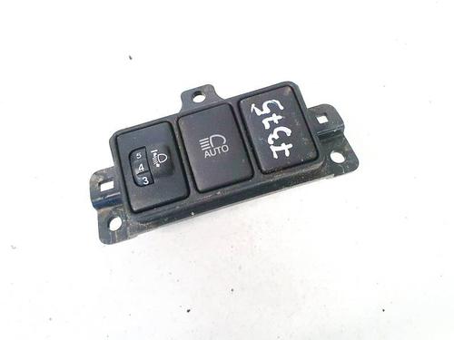 switch-toyota-c-hr-_x1_-2016-35366064 main image