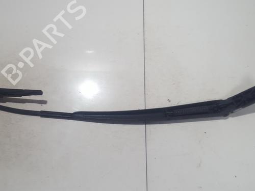 Used Front windshield wiper arm Front windshield wiper arm TOYOTA YARIS (_P9_) 1.4 D-4D (NLP90_, NLP90R) (90 hp) 33512005 33512005