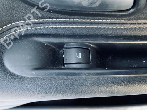 Used Switch RENAULT ESPACE IV (JK0/1_) 2.0 dCi (JK03, JK04, JK1C, JK1G, JK1J, JK1K) (173 hp) 33088686