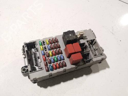 Used Fuse box Fuse box 39116102 39116102