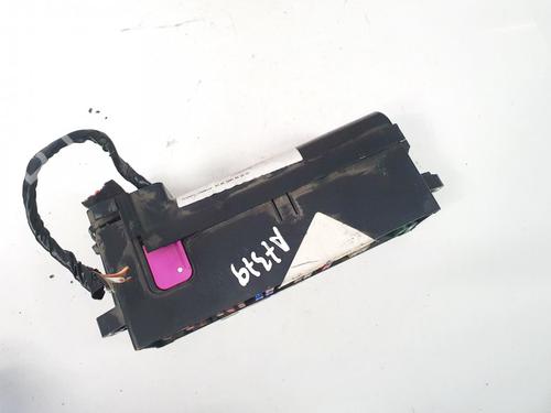 Used Fuse box Fuse box VW TOURAN (1T1, 1T2) 1.9 TDI (100 hp) 32889734 32889734