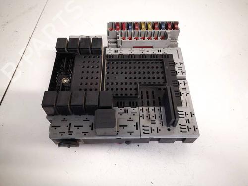 Used Fuse box Fuse box 37998863 37998863