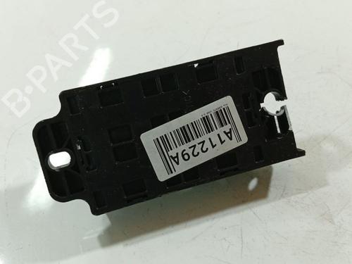 Used Fuse box Fuse box KIA SORENTO I (JC) 3.5 (194 hp) 33488636 33488636
