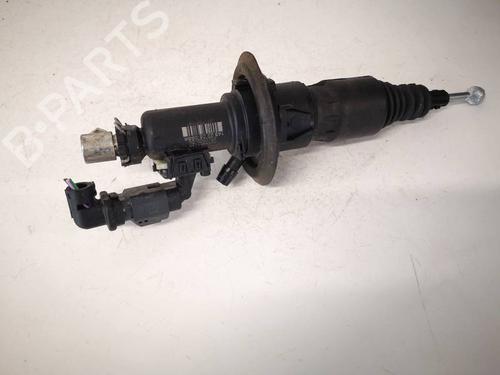 Clutch slave cylinder OPEL ASTRA L (OV5) 1.2 (FPHNSL, FPHNSR) | BP38314954M113 - Image 2