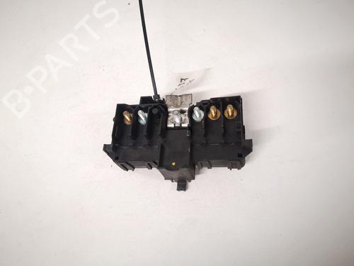 Used Fuse box Fuse box MERCEDES-BENZ C-CLASS (W203) C 220 CDI (203.006, 203.008) (143 hp) 32890159 32890159