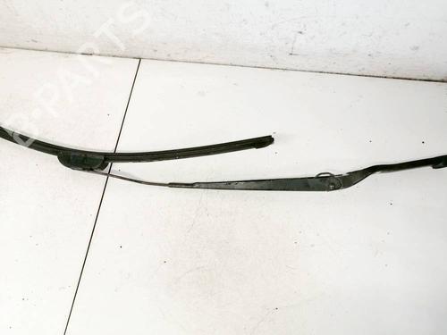 Used Front windshield wiper arm Front windshield wiper arm 32582951 32582951