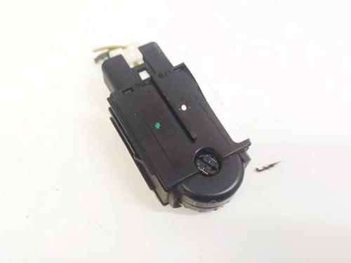 switch-toyota-yaris-_p1_-1999-2000-2001-2002-2003-2004-2005-35121772 main image
