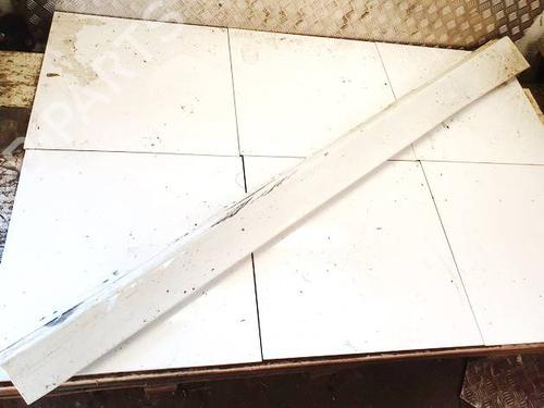 Used Right sideskirt Right sideskirt 34771008 34771008