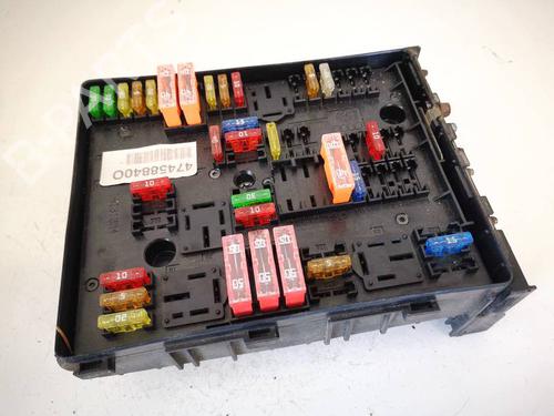 Used Fuse box Fuse box VW GOLF V (1K1) 1.6 (102 hp) 32607301 32607301