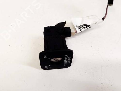 Used Switch Switch TOYOTA YARIS (_P9_) 1.4 D-4D (NLP90_, NLP90R) (90 hp) 32609841 32609841