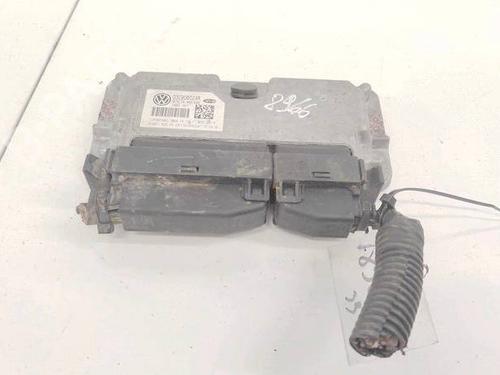 engine-control-unit-ecu-skoda-roomster-5j7-2006-2007-2008-2009-2010-2011-2012-2013-2014-2015-32936777 main image