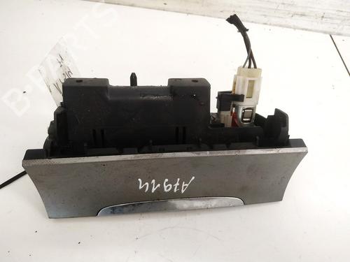 Used Ashtray Ashtray VW PASSAT B6 (3C2) 2.0 TDI (140 hp) 35445657 35445657