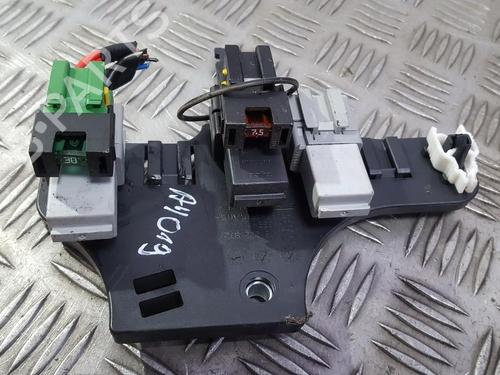 fuse-box-opel-astra-h-a04-2004-2005-2006-2007-2008-2009-2010-2011-2012-2013-2014-33496418 main image