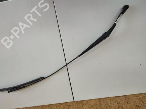 Bagrudeviskerarm Bagrudeviskerarm TOYOTA YARIS (_P9_) 1.4 D-4D (NLP90_, NLP90R) (90 hp) 34753350 34753350