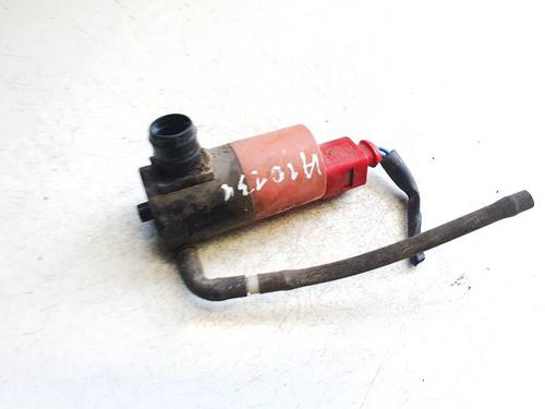 Used Washer pump Washer pump TOYOTA YARIS (_P9_) 1.4 D-4D (NLP90_, NLP90R) (90 hp) 35085523 35085523