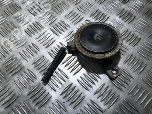 horn-audi-a4-b5-8d2-1994-1995-1996-1997-1998-1999-2000-2001-35672420 main image