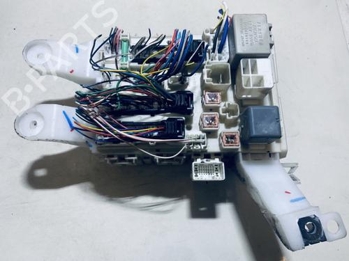 Used Fuse box Fuse box TOYOTA AURIS (_E15_) 2.0 D-4D (ADE150_, ADE150R) (126 hp) 33085328 33085328