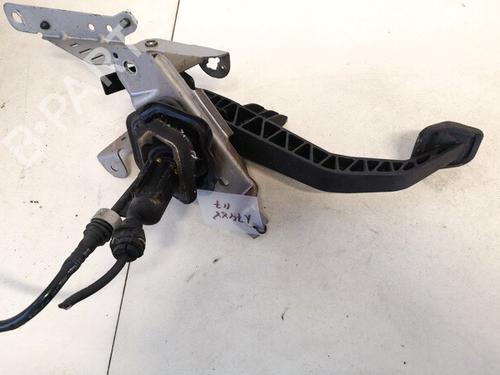 Used Clutch slave cylinder Clutch slave cylinder FORD FOCUS II (DA_, HCP, DP) 1.6 TDCi (109 hp) 35467490 35467490