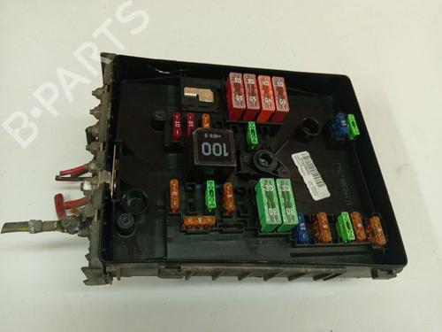 Used Fuse box Fuse box 37064484 37064484