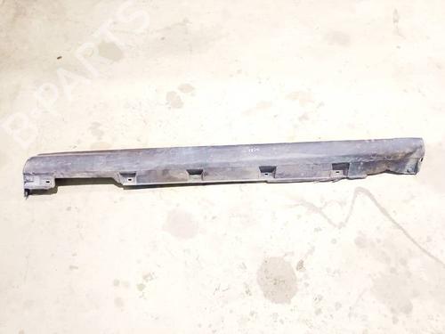 Used Right sideskirt Right sideskirt 35058220 35058220