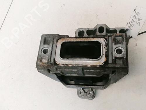 Used Engine mount Engine mount VW GOLF IV (1J1) 1.6 (100 hp) 33074485 33074485