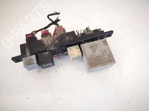 Used Fuse box Fuse box VW BORA I (1J2) 1.9 TDI (110 hp) 32608065 32608065