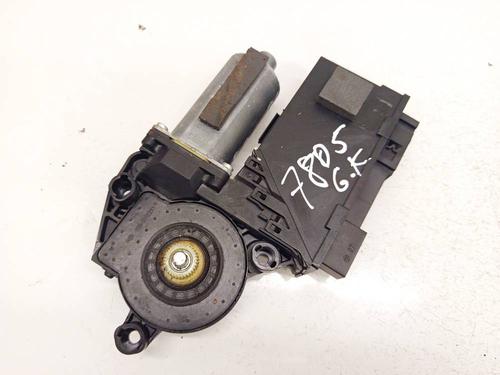 Moteur de lève-vitre arrière gauche Moteur de lève-vitre arrière gauche VW PHAETON (3D1, 3D2, 3D3, 3D4, 3D6, 3D7, 3D8, 3D9) 3.2 V6 (241 hp) 36688726 36688726