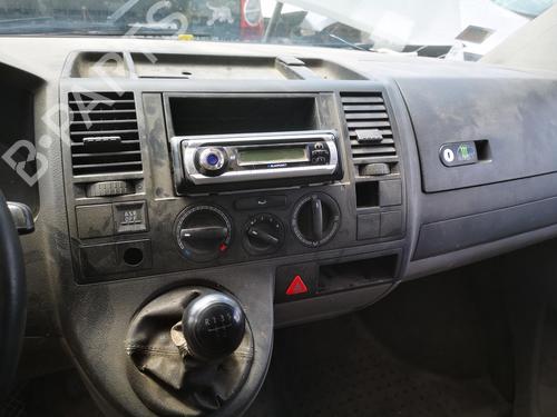 Fuse box VW TRANSPORTER T5 Van (7HA, 7HH, 7EA, 7EH) 1.9 TDI | BP32922809E1  - Image 10