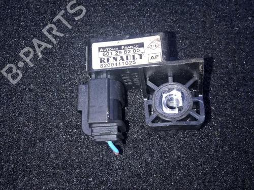 Used Electronic module Electronic module RENAULT SCÉNIC II (JM0/1_) 1.6 (JM0C, JM0J, JM1B) (113 hp) 33531378 33531378