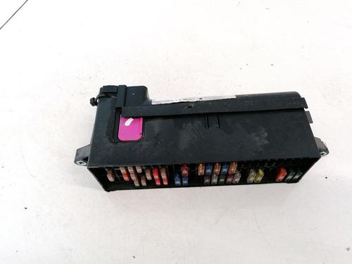 fuse-box-vw-touran-1t1-1t2-2003-2004-2005-2006-2007-2008-2009-2010-2011-32875106 main image