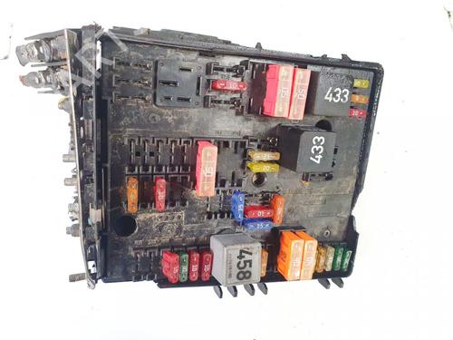 Used Fuse box Fuse box VW TOURAN (1T1, 1T2) 1.9 TDI (100 hp) 32889740 32889740