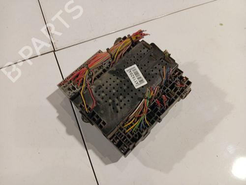 Used Fuse box Fuse box 38006466 38006466
