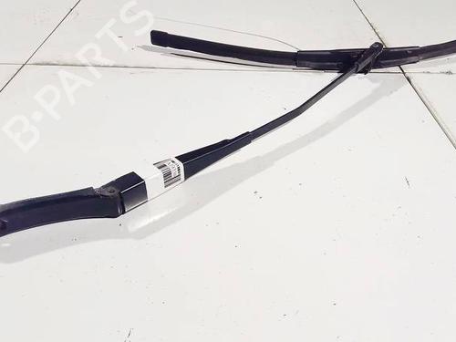Used Front windshield wiper arm Front windshield wiper arm 32582224 32582224
